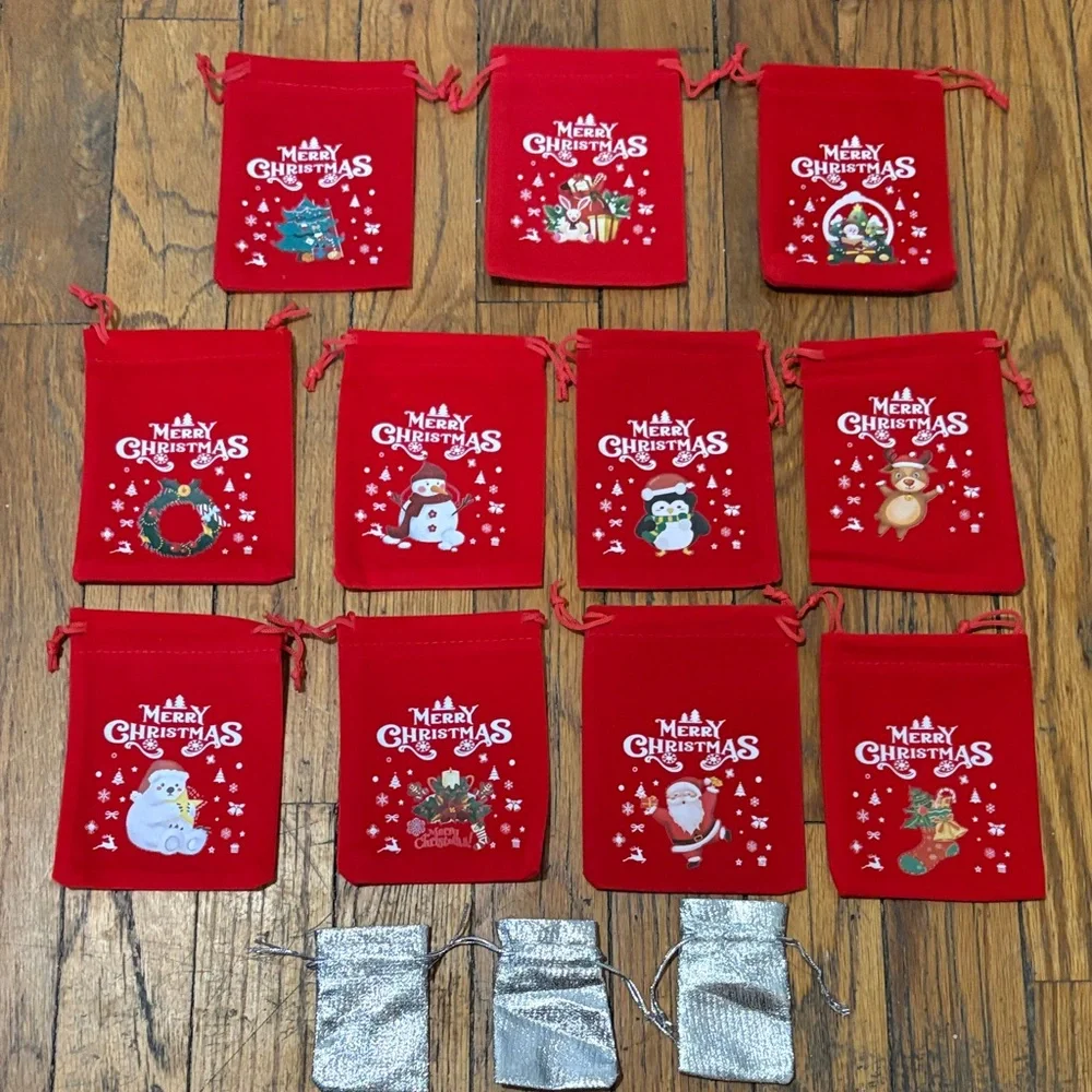 🧧🎄🎁NWOT 11 Unique Designs Red Velvet Christmas Gift Bags with Silver Pouches